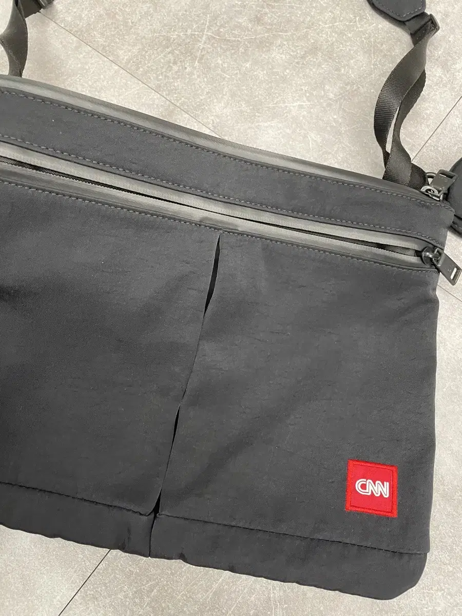 ## CNN 가방